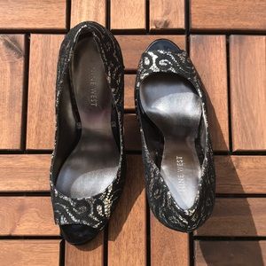 Nine west lace heels black and silver